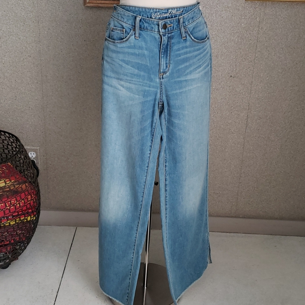 Universal Thread ☝️✅ amazing JEANS  (only a bundle of 3 or more)